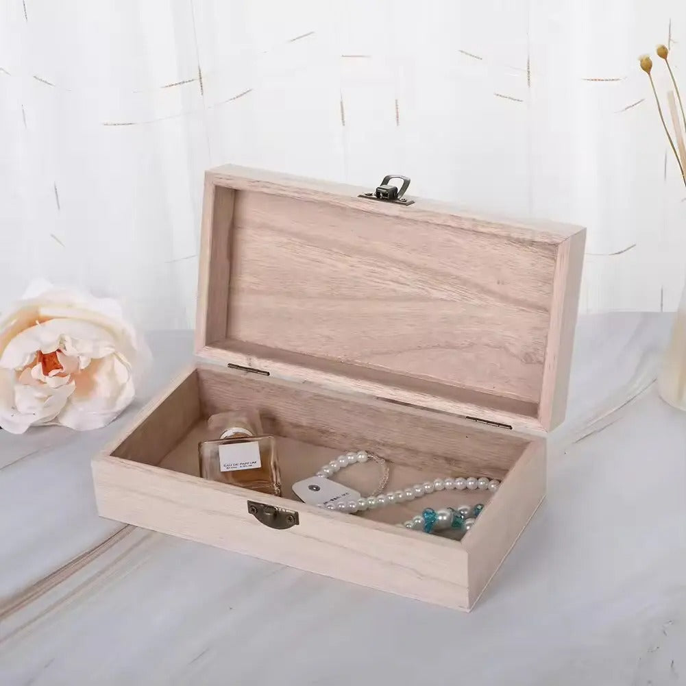 Retro Wooden Clamshell Storage Box – Timeless Elegance for Keepsakes & Decor